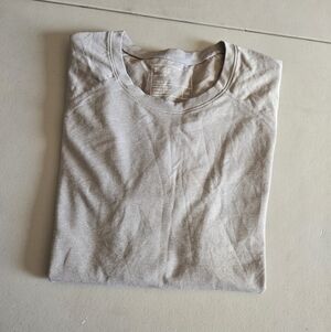 Figs Salta Seamless Longsleeve Underscrub Size 2XL Cream Color